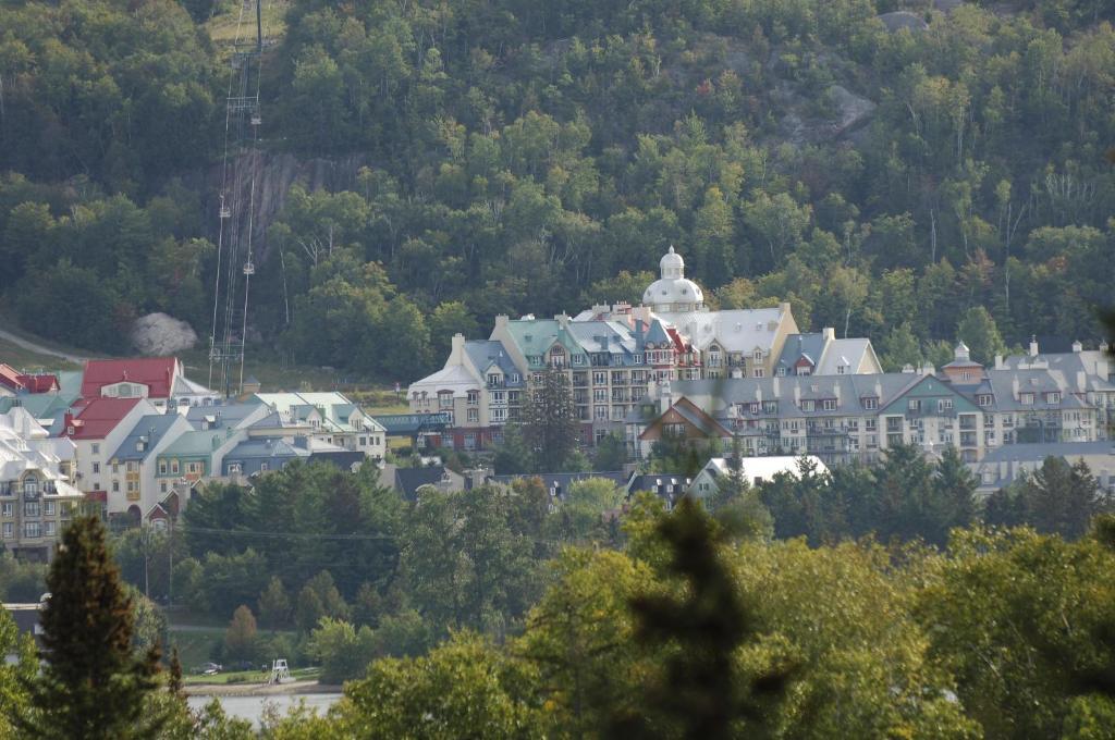 Auberge Le Refuge Hotel Mont-Tremblant Exterior foto